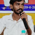 ప్రశ్నించే యువతకు ‘దిమాకీ నక్సల్స్’ పేరా?